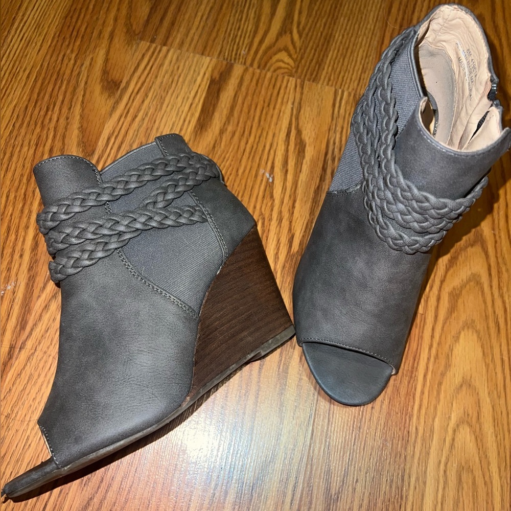 Cato’s Gray Booties size 6